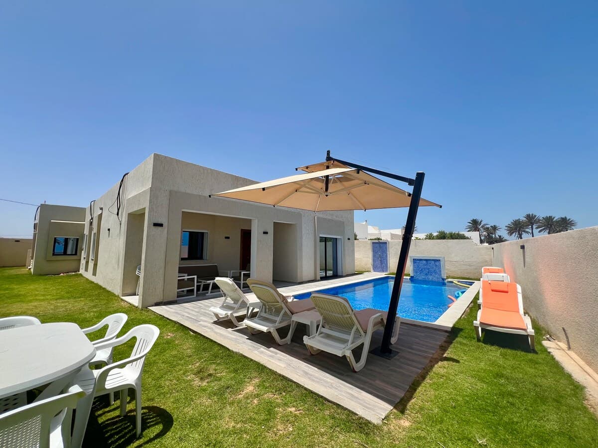 Villa Yara neuve avec piscine privée vue sur mer